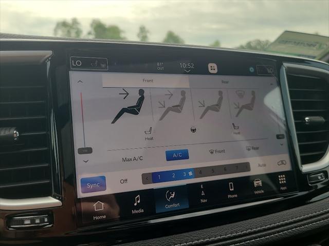 2027 Chrysler Pacifica Select