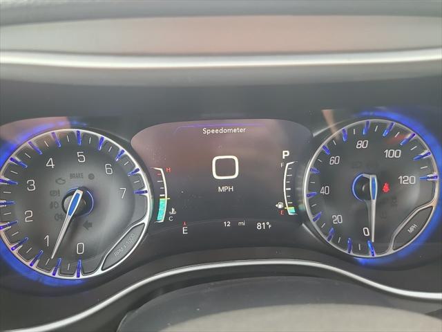 2027 Chrysler Pacifica Select