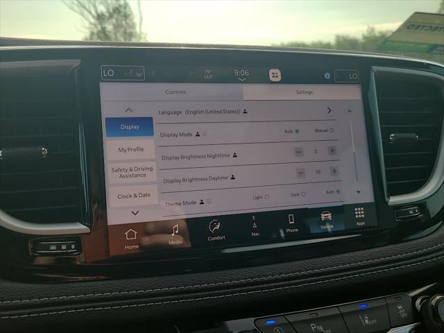 2027 Chrysler Pacifica Select