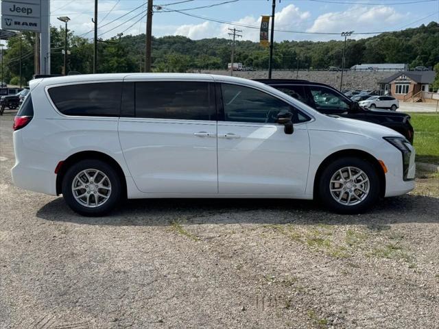2027 Chrysler Pacifica PACIFICA SELECT