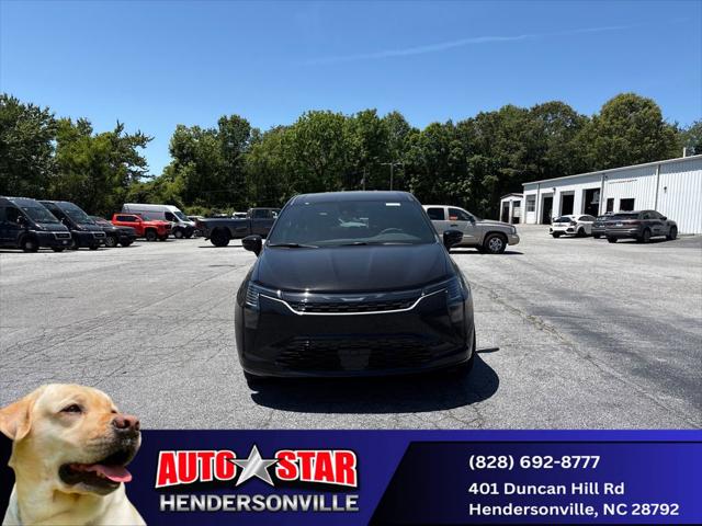 2027 Chrysler Pacifica PACIFICA SELECT AWD