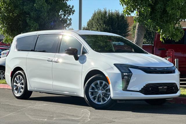 2027 Chrysler Pacifica PACIFICA SELECT AWD