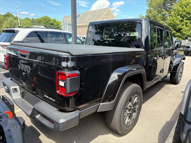 2026 Jeep Gladiator GLADIATOR SAHARA 4X4 2026 Jeep Gladiator GLADIATOR SAHARA 4X4