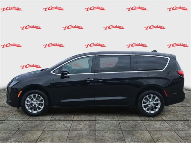 2027 Chrysler Pacifica PACIFICA SELECT AWD