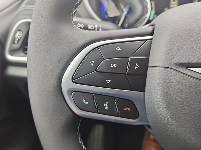 2027 Chrysler Pacifica Select
