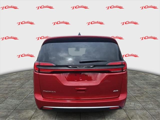 2027 Chrysler Pacifica Select