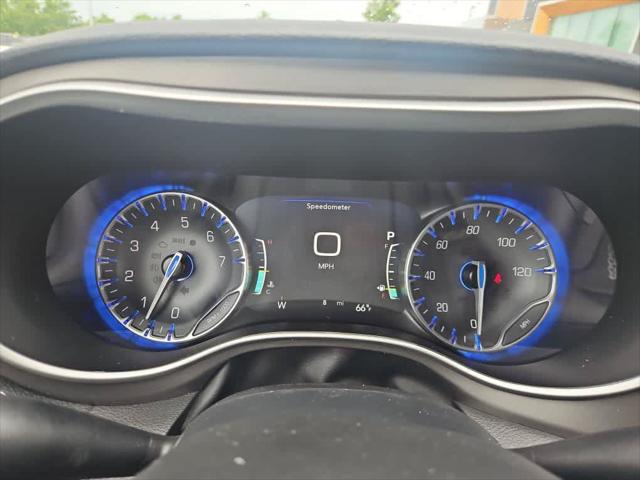 2027 Chrysler Pacifica Select
