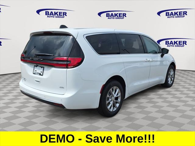 2027 Chrysler Pacifica PACIFICA SELECT AWD