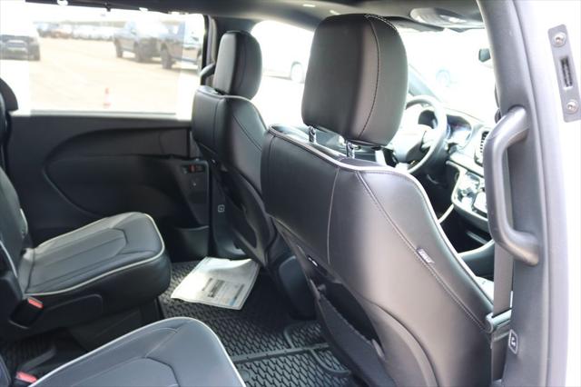 2027 Chrysler Pacifica Limited