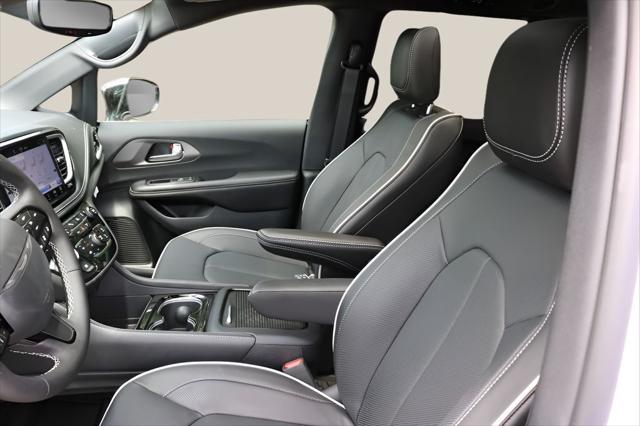 2027 Chrysler Pacifica Limited