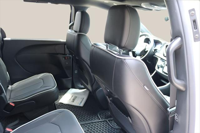 2027 Chrysler Pacifica Limited