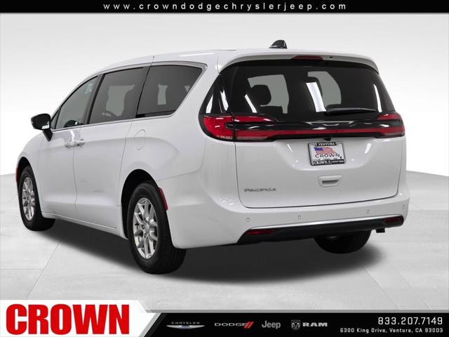 2027 Chrysler Pacifica Select