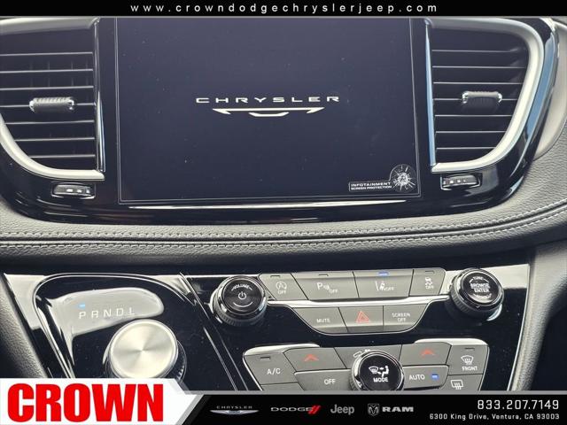 2027 Chrysler Pacifica Select