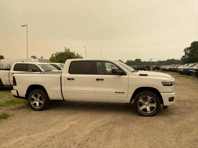 2026 RAM 1500 RAM 1500 EXPRESS CREW CAB 4X4 64 BOX