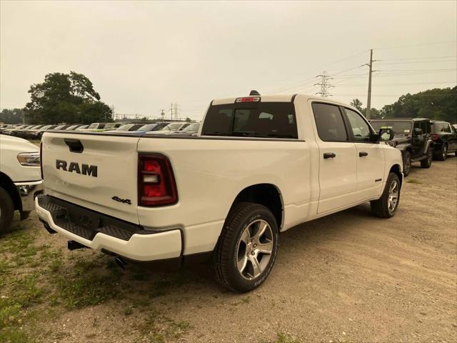 2026 RAM 1500 RAM 1500 EXPRESS CREW CAB 4X4 64 BOX