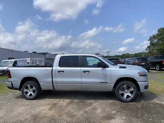 2026 RAM 1500 RAM 1500 EXPRESS CREW CAB 4X4 64 BOX