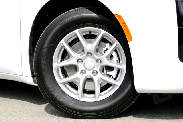 2027 Chrysler Pacifica PACIFICA SELECT