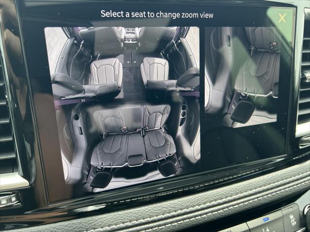 2027 Chrysler Pacifica Select
