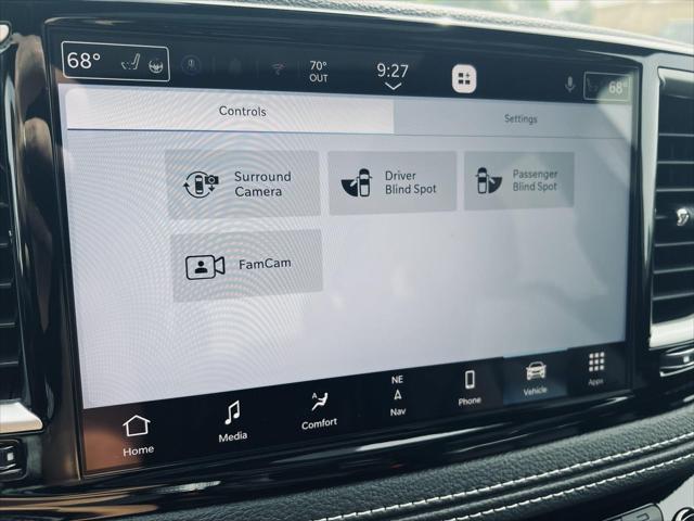 2027 Chrysler Pacifica Select