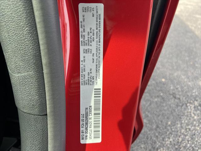 2027 Chrysler Pacifica Select