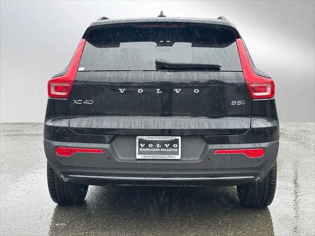 2026 Volvo XC40 Core, B5 AWD Gas (mild hybrid), Dark