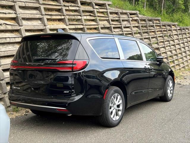2027 Chrysler Pacifica PACIFICA SELECT AWD