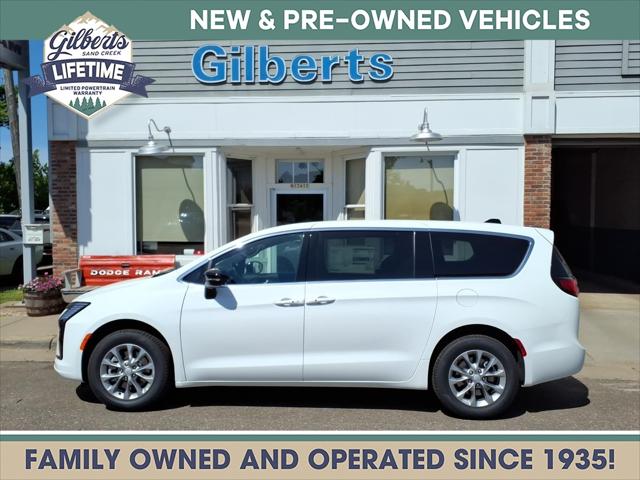 2027 Chrysler Pacifica Select for sale in Sand Creek, WI