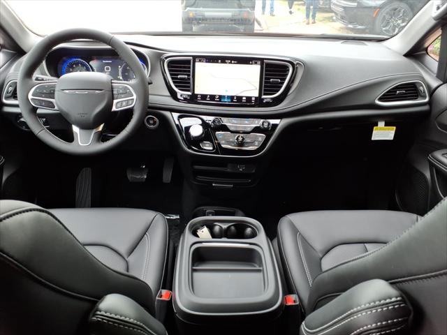 2027 Chrysler Pacifica Select AWD