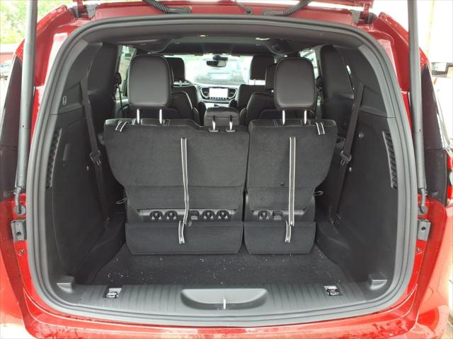 2027 Chrysler Pacifica Select AWD