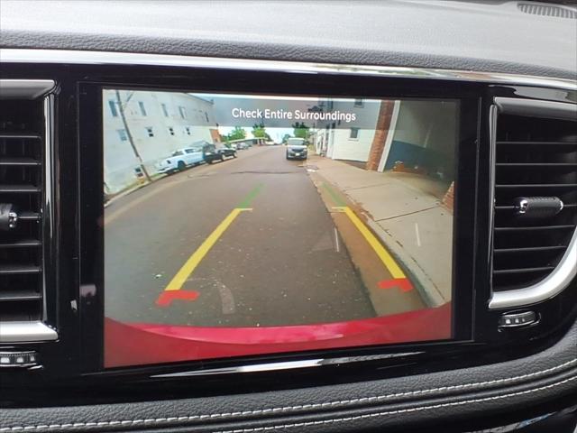 2027 Chrysler Pacifica Select AWD