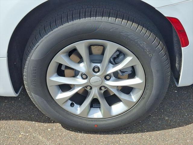 2027 Chrysler Pacifica Select AWD