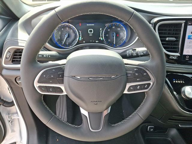 2027 Chrysler Pacifica Select AWD