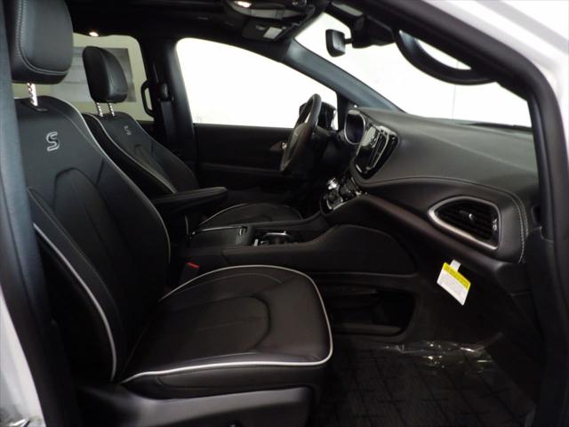2027 Chrysler Pacifica Limited