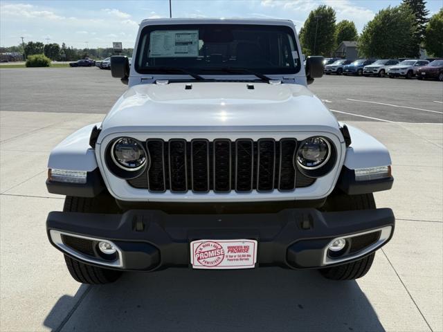 2026 Jeep Gladiator GLADIATOR SAHARA 4X4