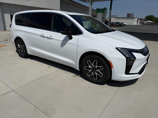2027 Chrysler Pacifica Limited for sale in Kimball, MN