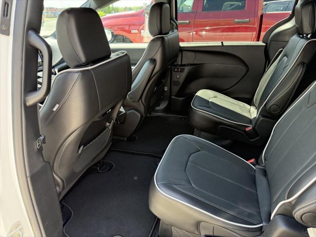 2027 Chrysler Pacifica Limited