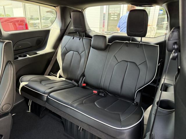 2027 Chrysler Pacifica Limited
