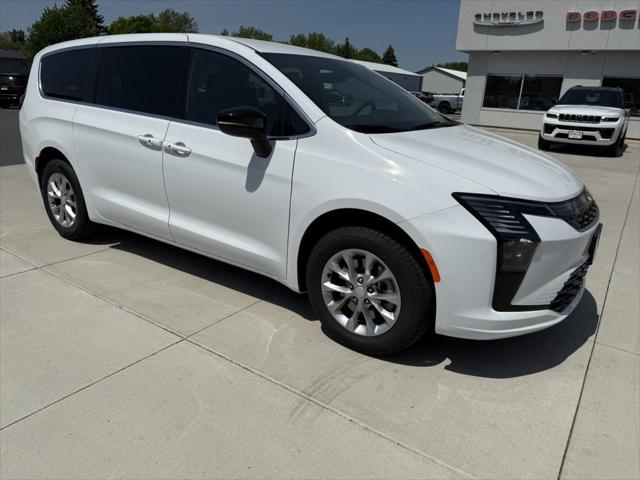 2027 Chrysler Pacifica PACIFICA SELECT AWD