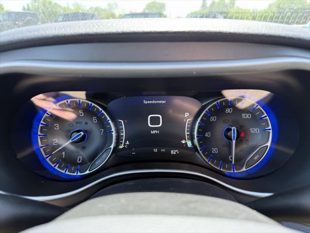 2027 Chrysler Pacifica Select
