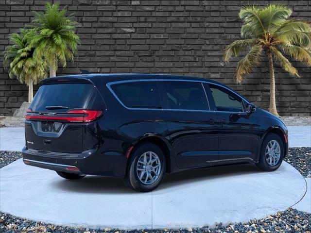 2027 Chrysler Pacifica PACIFICA SELECT