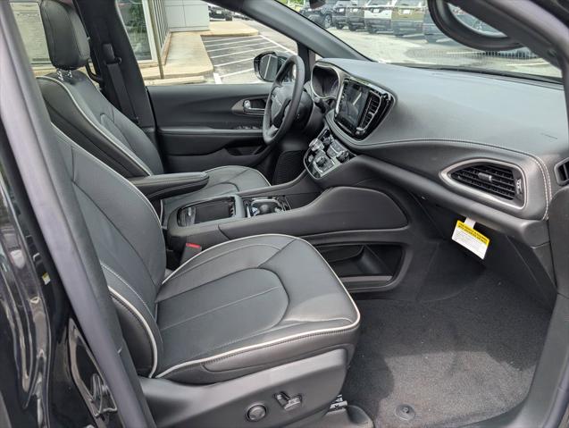 2027 Chrysler Pacifica PACIFICA LIMITED