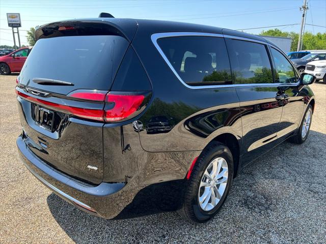 2027 Chrysler Pacifica PACIFICA SELECT AWD