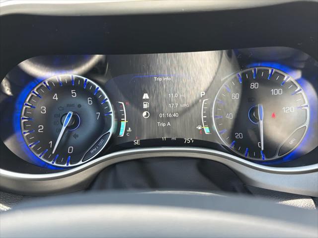 2027 Chrysler Pacifica Select