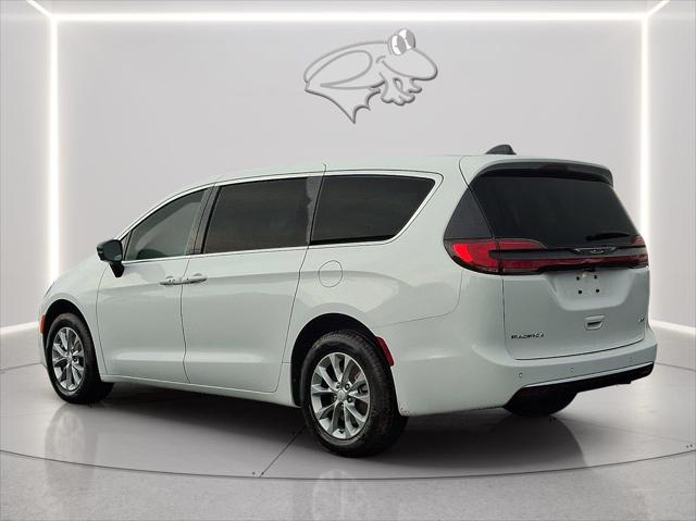 2027 Chrysler Pacifica PACIFICA SELECT AWD