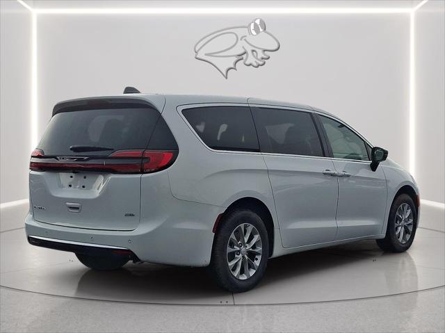 2027 Chrysler Pacifica PACIFICA SELECT AWD