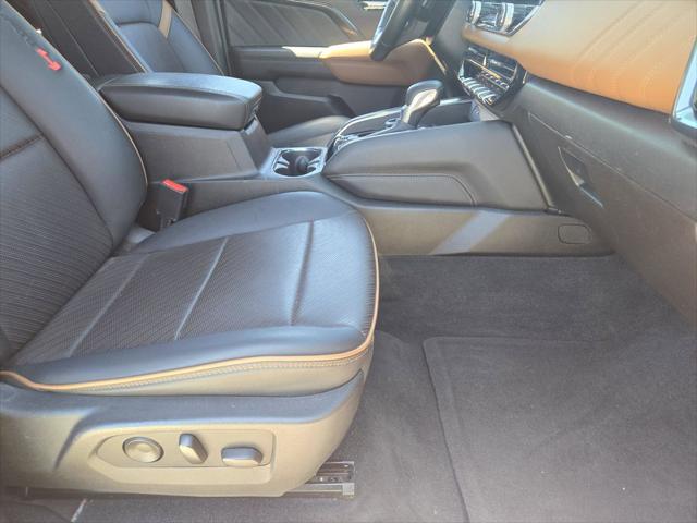 2023 GMC Canyon 4WD Crew Cab Short Box AT4
