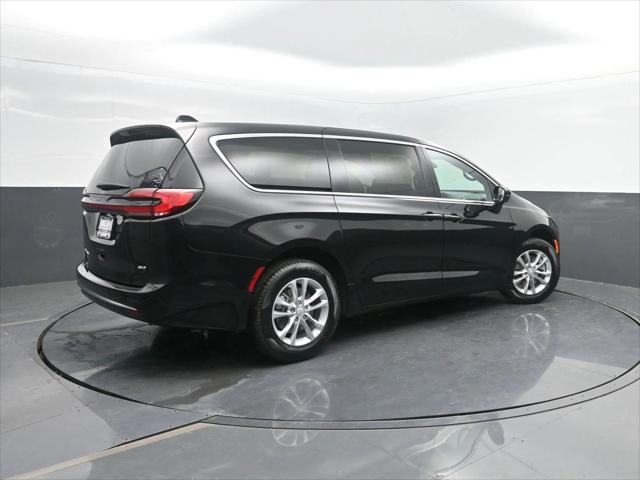 2027 Chrysler Pacifica PACIFICA SELECT AWD