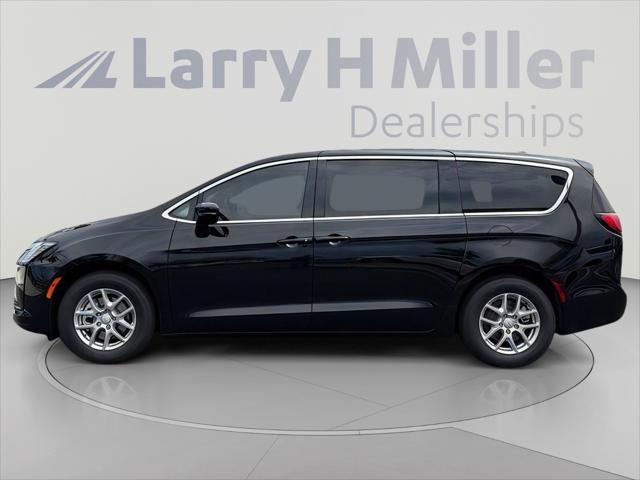 2027 Chrysler Pacifica PACIFICA SELECT
