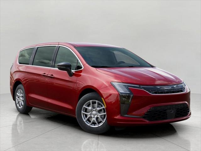 2027 Chrysler Pacifica Select for sale in Kaukauna, WI