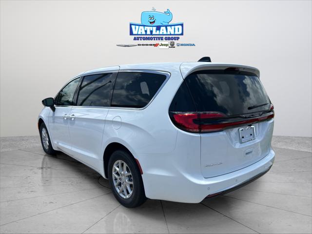 2027 Chrysler Pacifica PACIFICA SELECT
